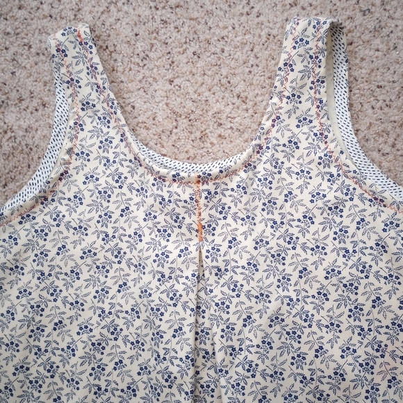 Floral / Cottage Core Tank Top - Picture 2 of 6